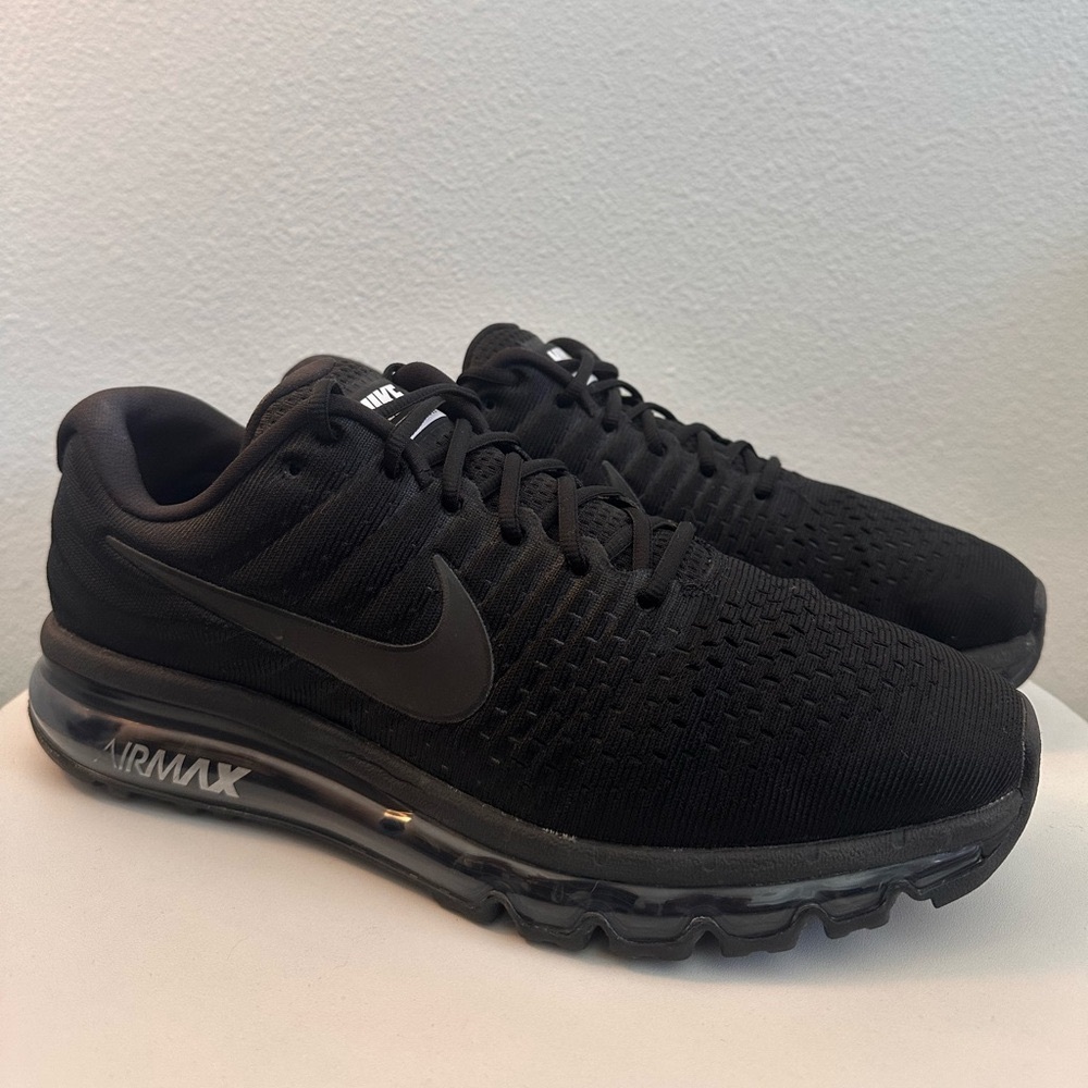 Nike Men’s Air Max 2017 Running Shoes